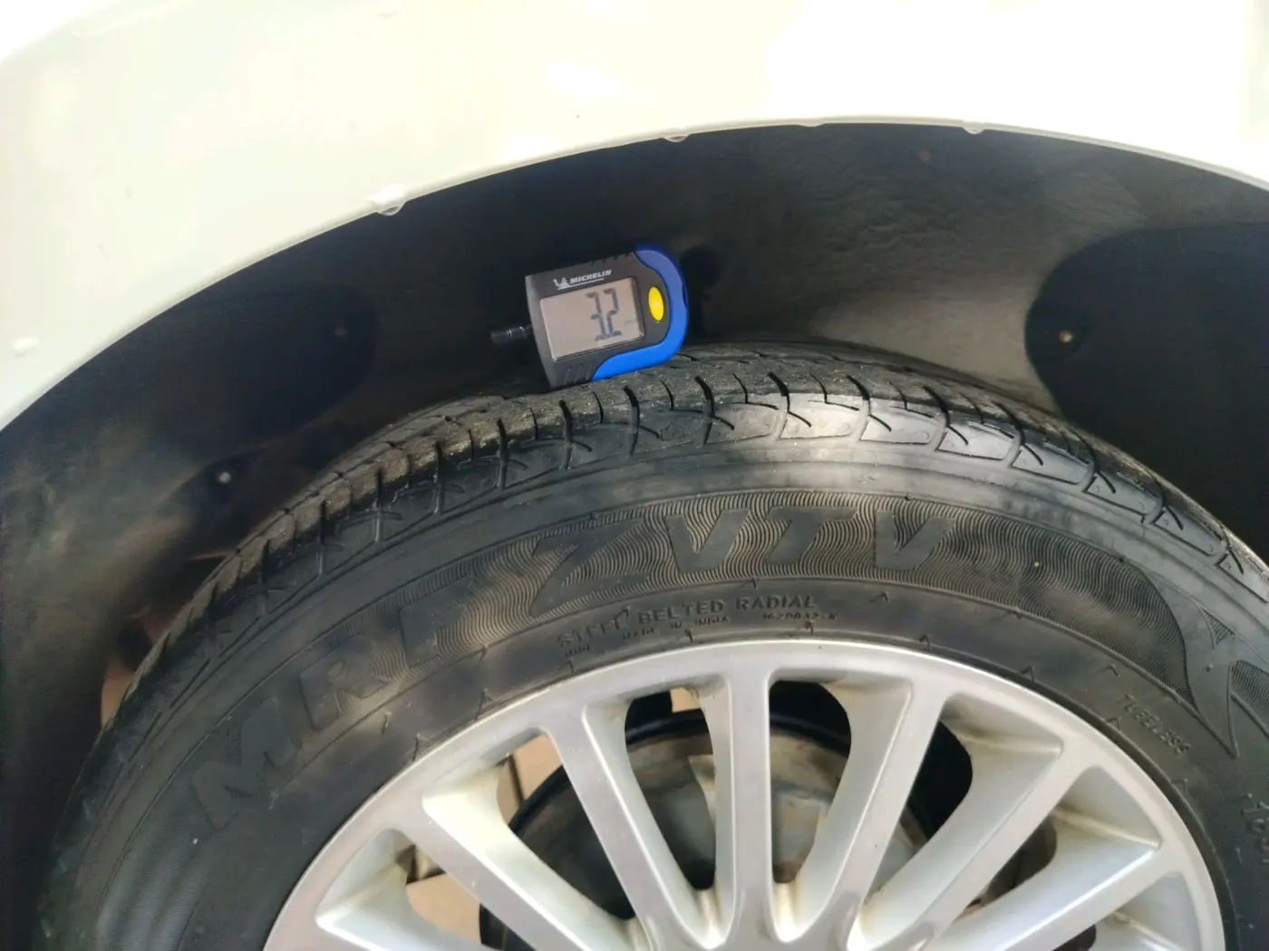 2015 Tata Zest XMS PETROL, Petrol, Manual, 82,068 km, tyre