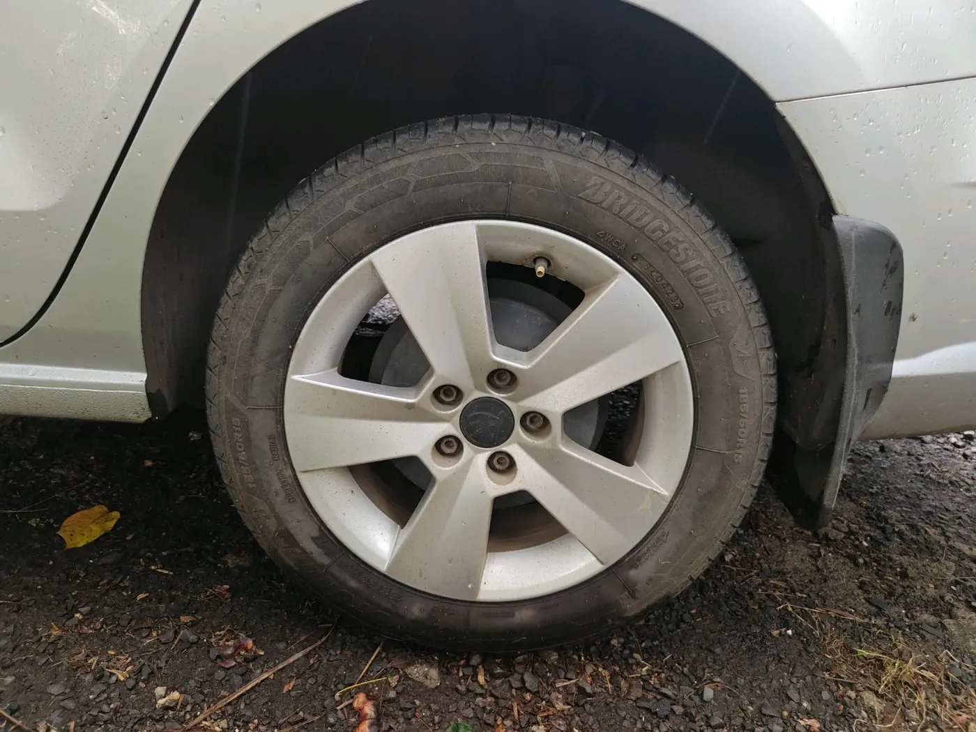 2018 Skoda Rapid AMBITION 1.6 MPI MT, Petrol, Manual, 36,380 km, tyre