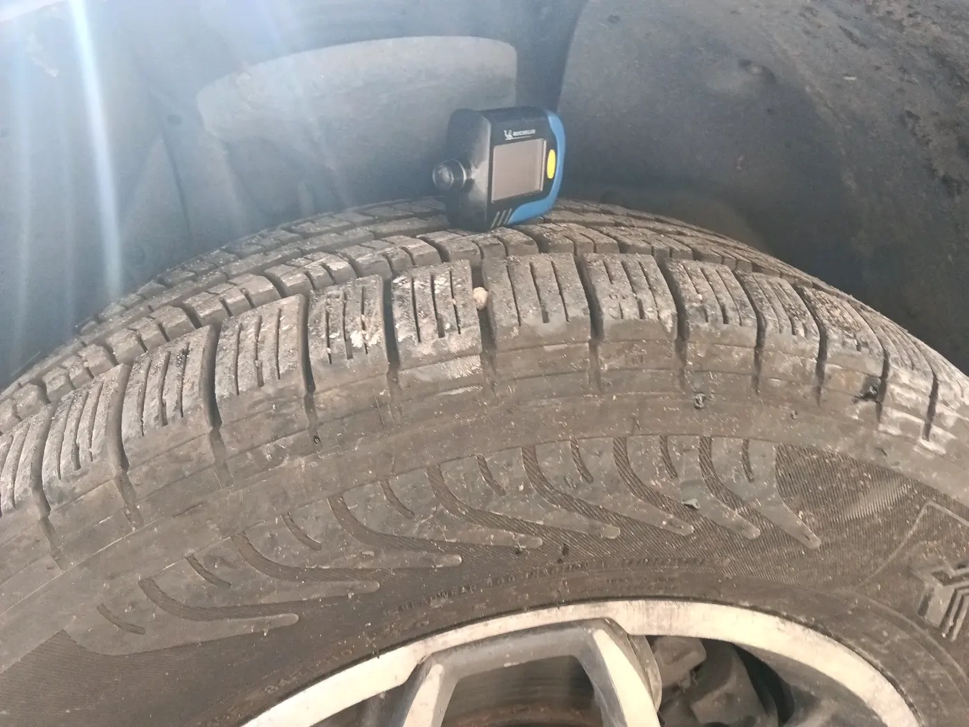 2013 Mahindra XUV500 W8, Diesel, Manual, 1,21,653 km, tyre