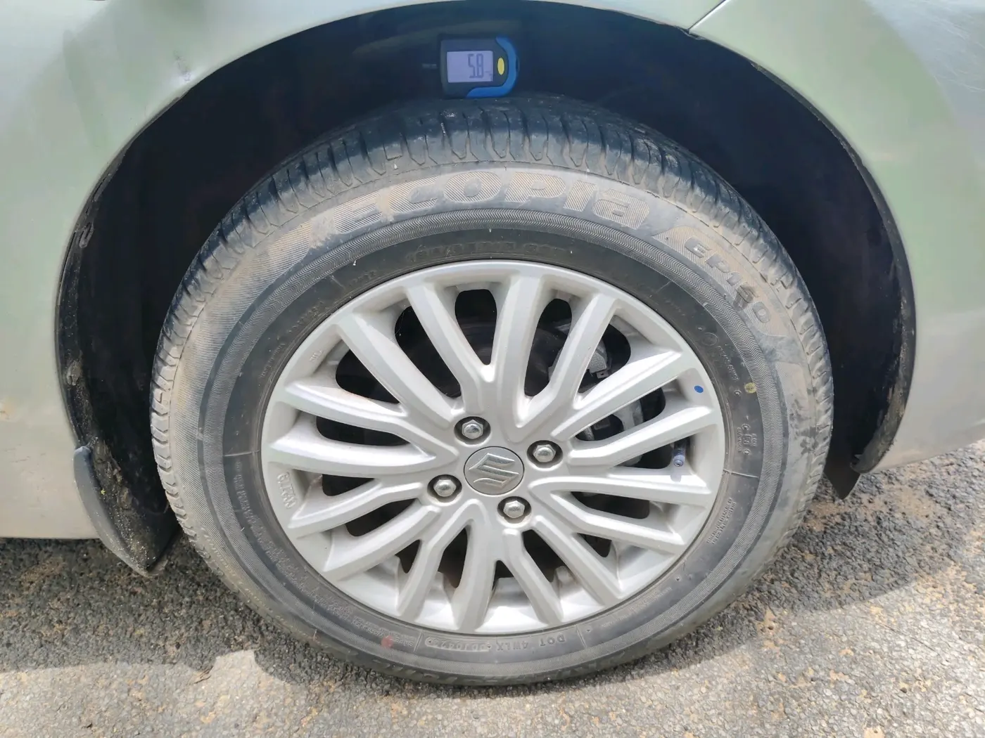2023 Maruti Dzire ZXI, Petrol, Manual, 14,049 km, tyre