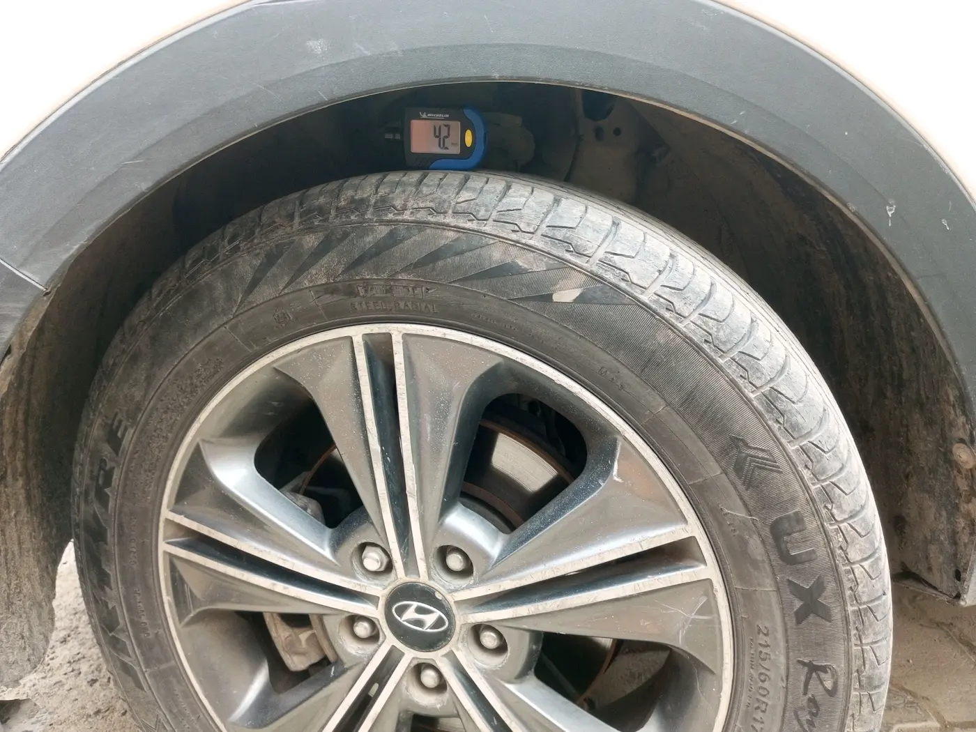 2015 Hyundai Creta SX (O) 1.6 DIESEL, Diesel, Manual, 1,08,363 km, tyre