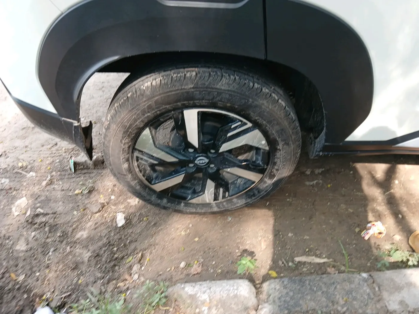 2024 Nissan MAGNITE N-Connecta B4D 1.0 Petrol AMT, Petrol, Automatic, 2,320 km, tyre