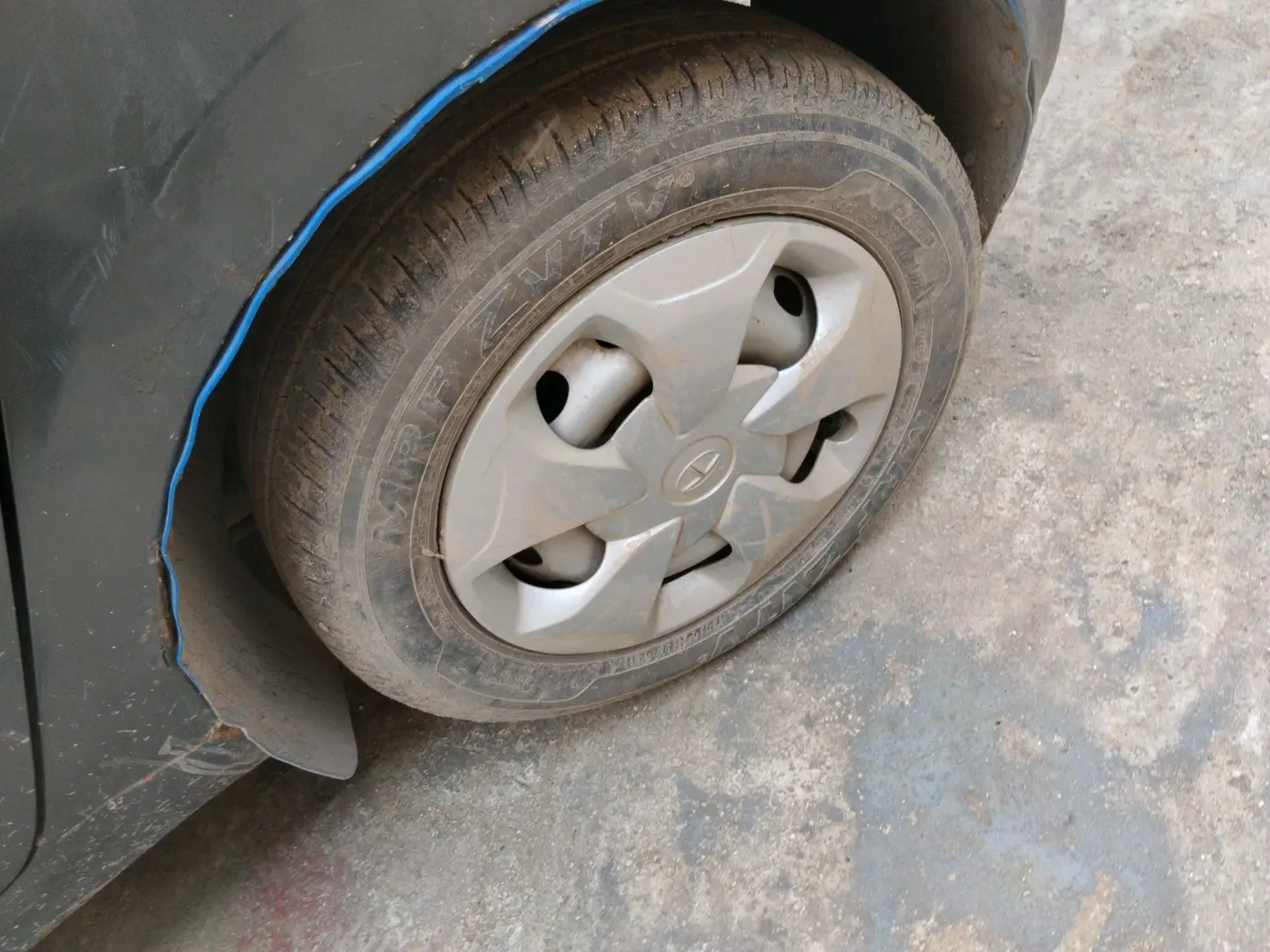 2023 Tata Tiago XM CNG, CNG, Manual, 28,449 km, tyre