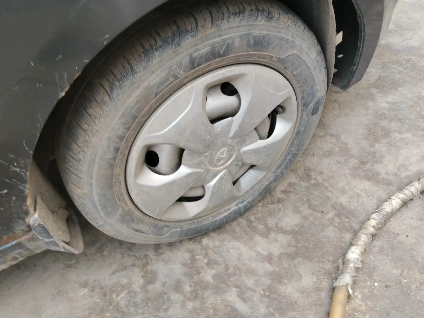 2023 Tata Tiago XM CNG, CNG, Manual, 28,449 km, tyre