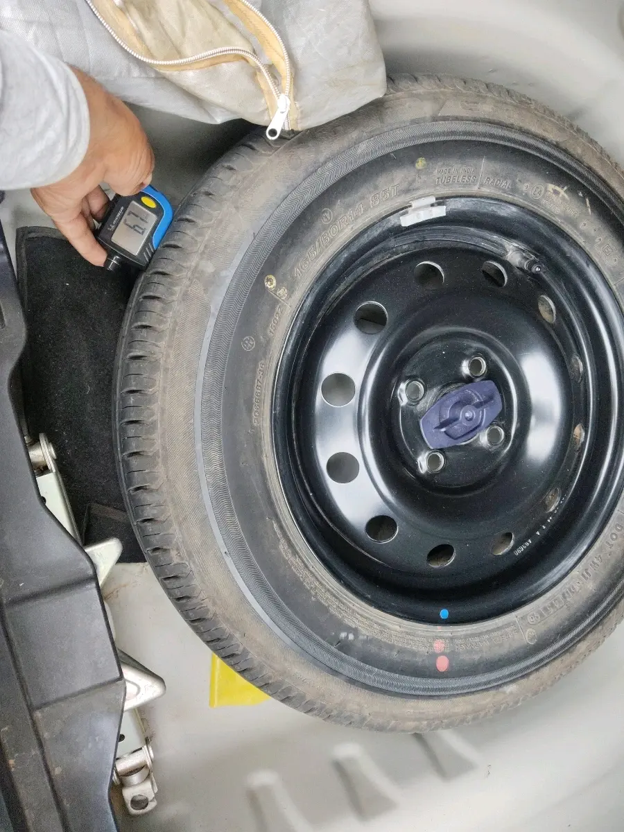 2019 Maruti Dzire VXI, Petrol, Manual, 71,566 km, tyre