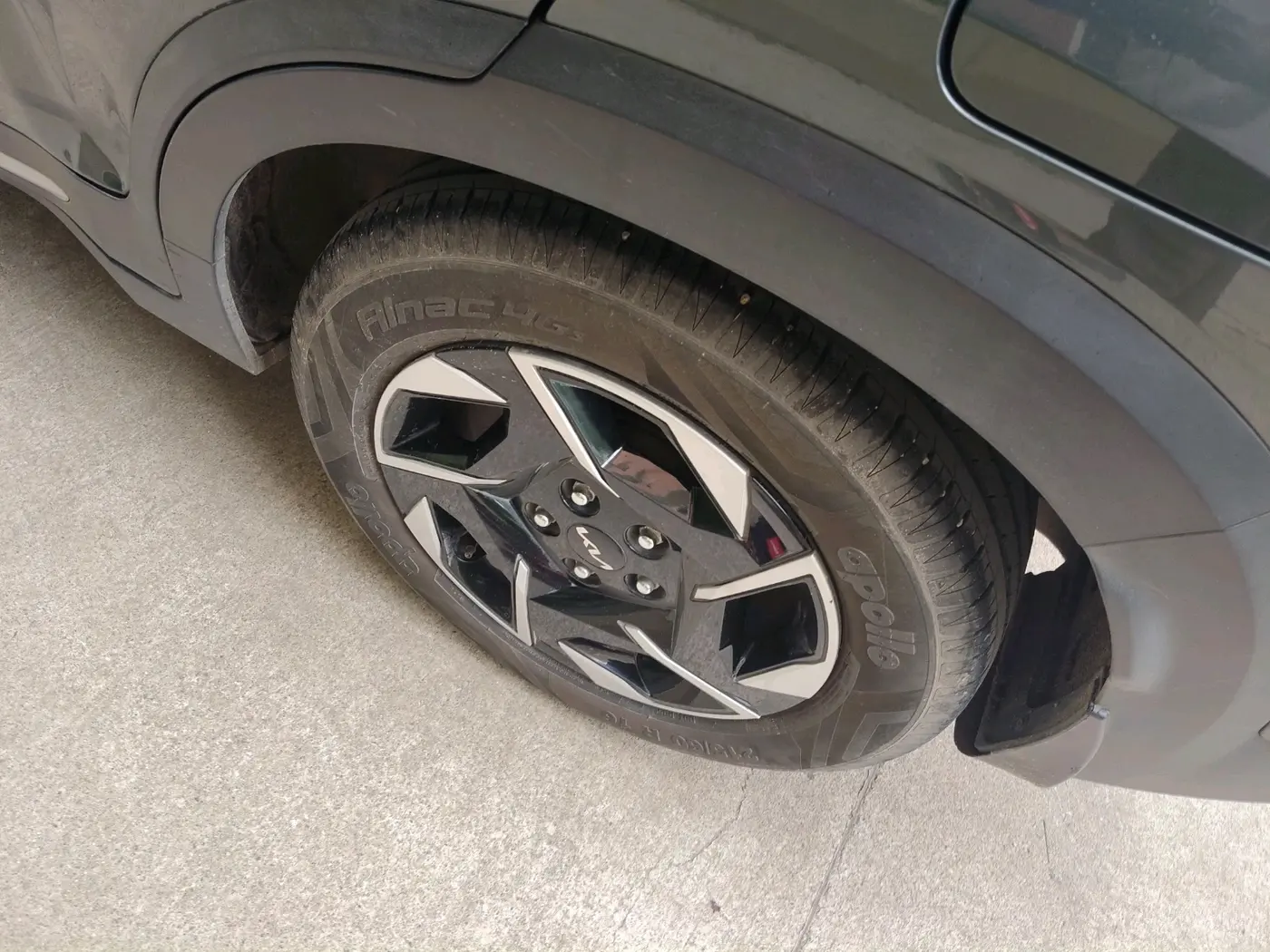 2024 KIA SONET HTX 1.5 AT, Diesel, Automatic, 41,696 km, tyre