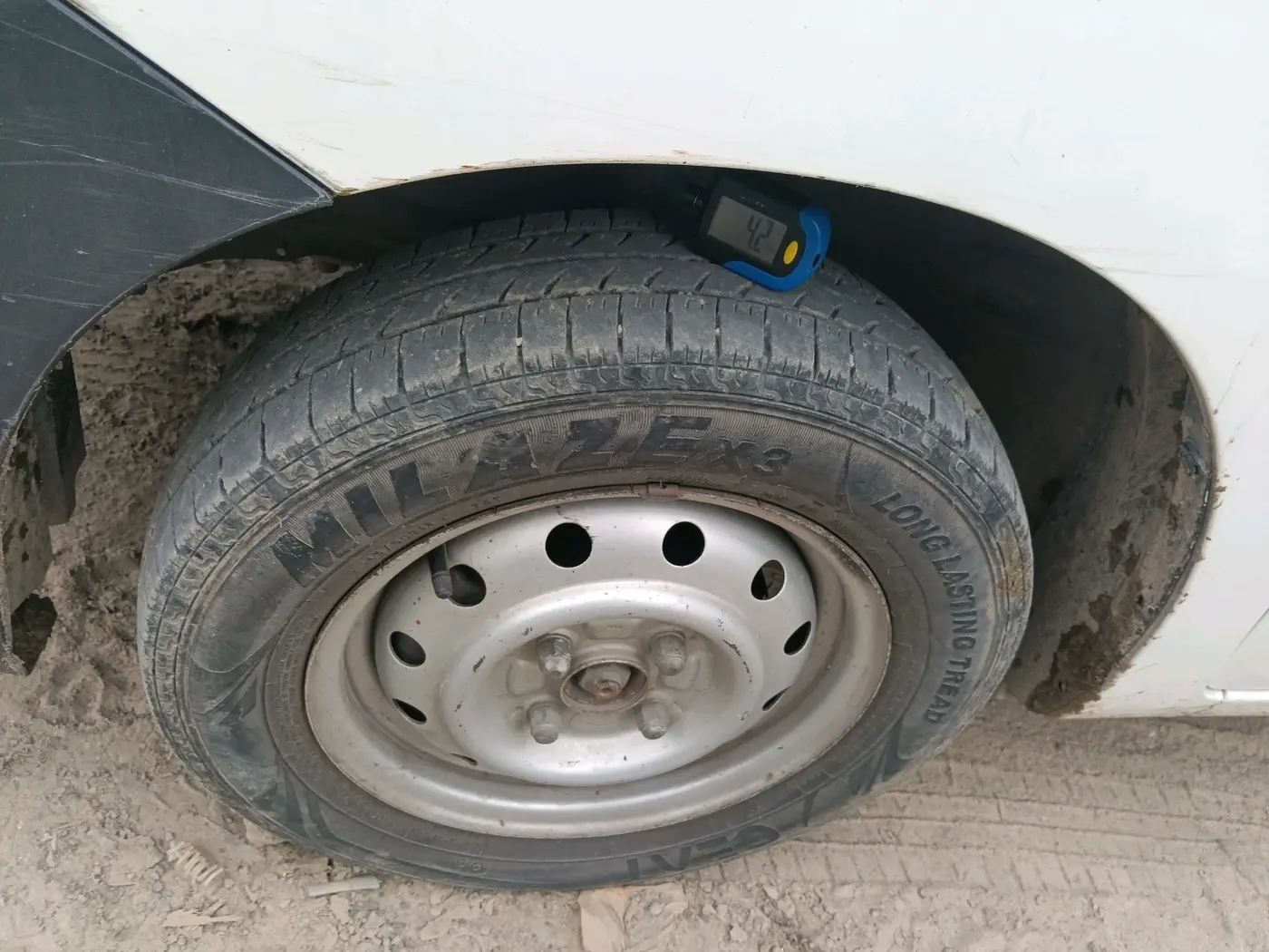 2017 Maruti Wagon R 1.0 LXI CNG, CNG, Manual, 75,548 km, tyre