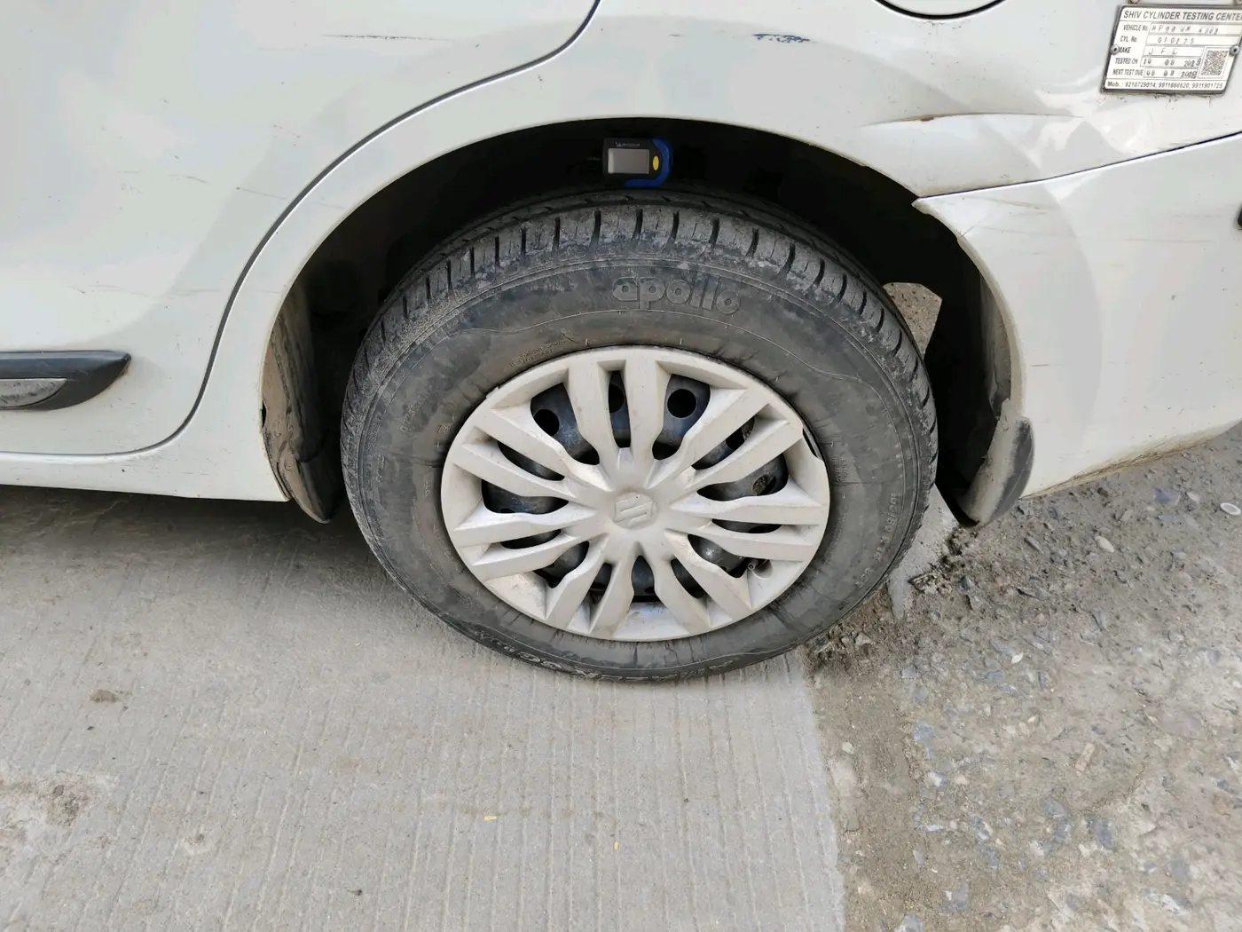 2022 Maruti Dzire VXI CNG, CNG, Manual, 68,702 km, tyre