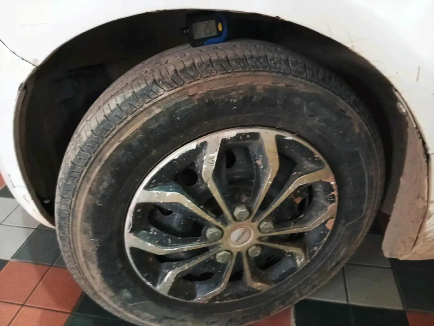 2012 Maruti Ritz VXI, Petrol, Manual, 1 km, tyre