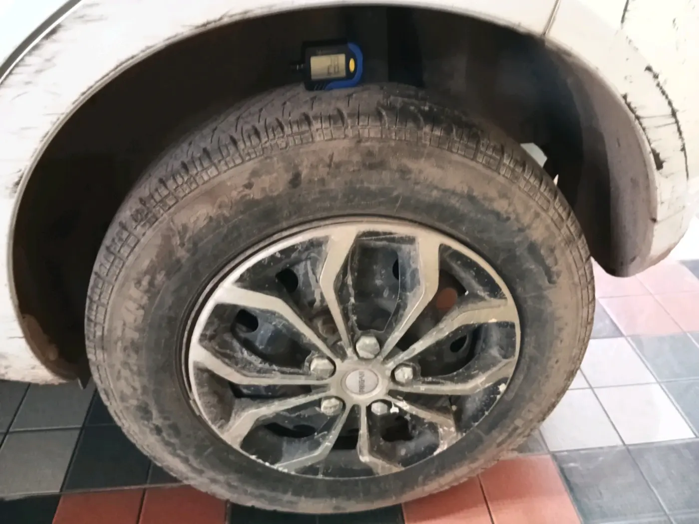 2012 Maruti Ritz VXI, Petrol, Manual, 1 km, tyre