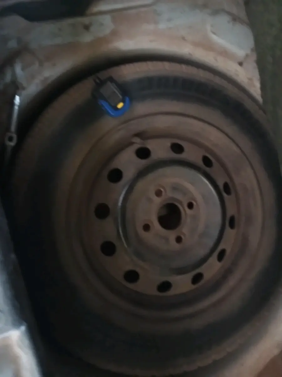 2012 Maruti Ritz VXI, Petrol, Manual, 1 km, tyre