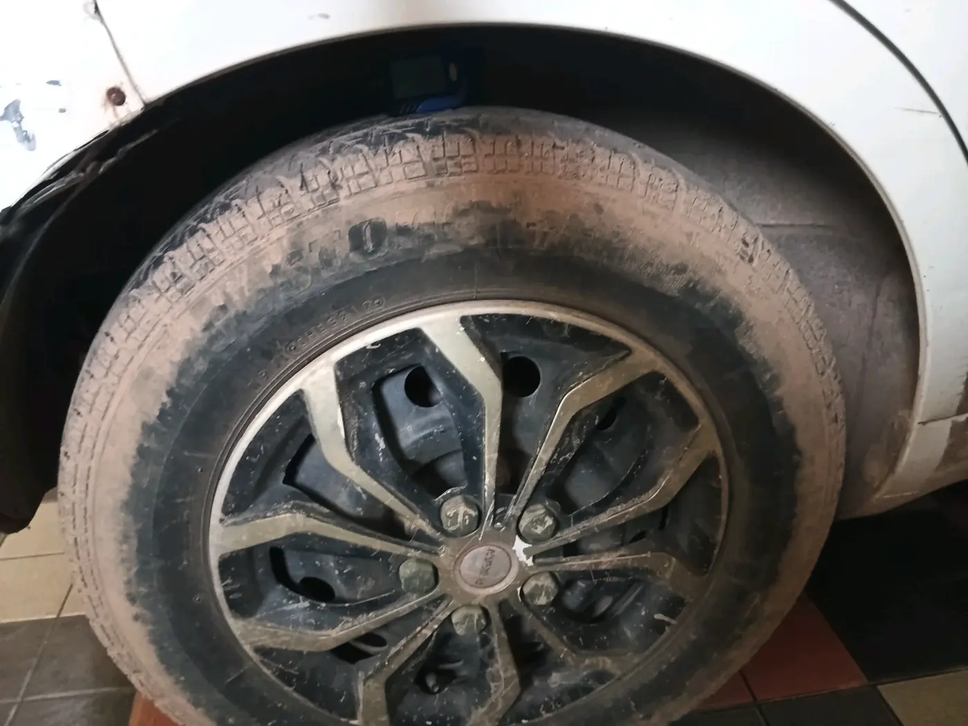 2012 Maruti Ritz VXI, Petrol, Manual, 1 km, tyre