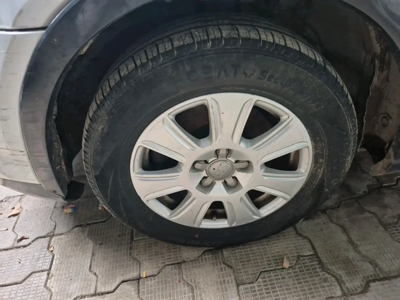 2014 Audi Q3 2.0 TDI MT S EDITION, Diesel, Manual, 1,52,649 km, tyre