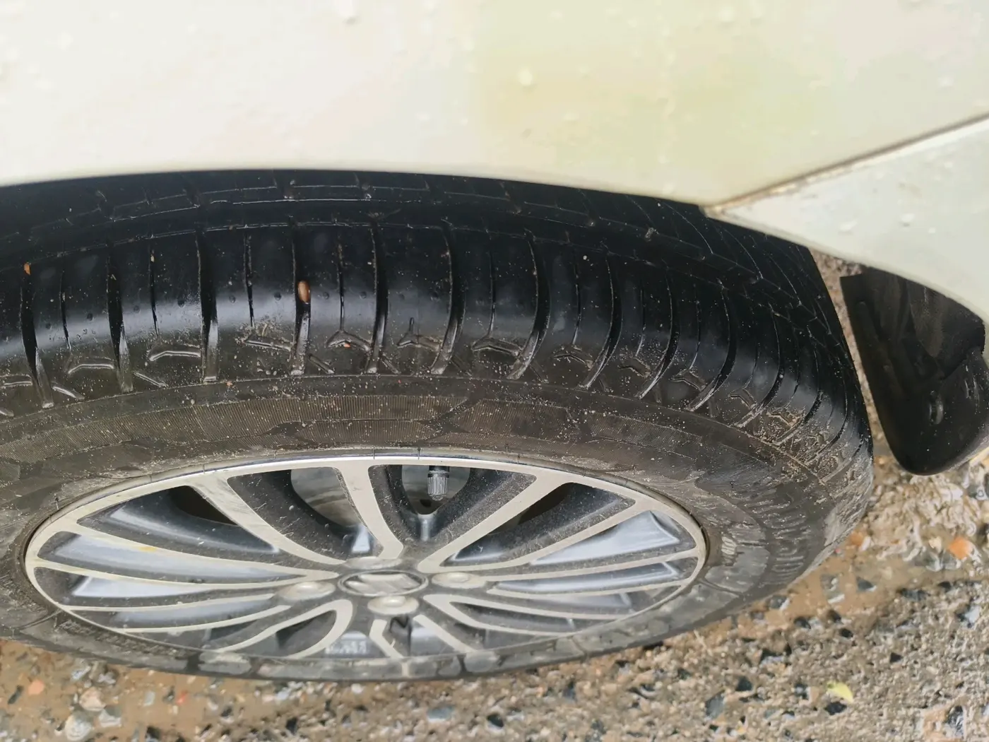 2019 Maruti Dzire ZXI PLUS, Petrol, Manual, 46,913 km, tyre