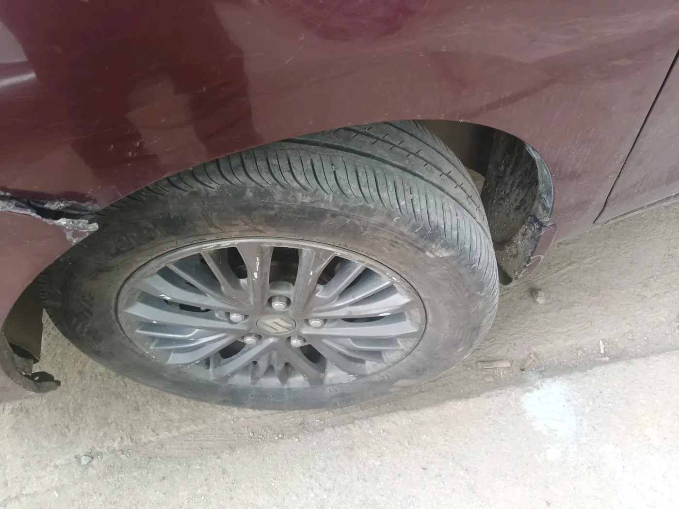 2019 Maruti Ertiga ZXI AT SHVS, CNG, Automatic, 1,25,143 km, tyre