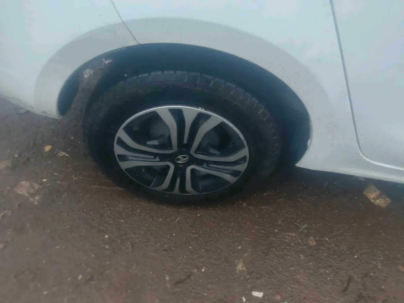 2022 Tata TIGOR XZ PLUS CNG, CNG, Manual, 54,085 km, tyre