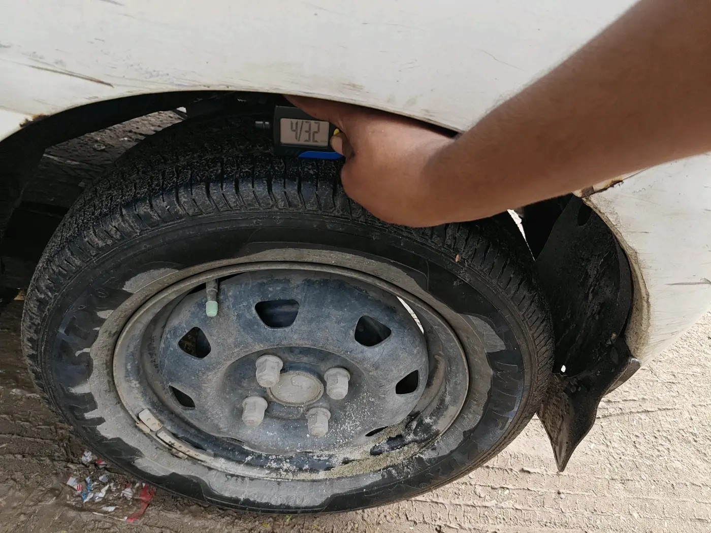 2011 Hyundai Santro Xing GLS, CNG, Manual, 1,44,704 km, tyre