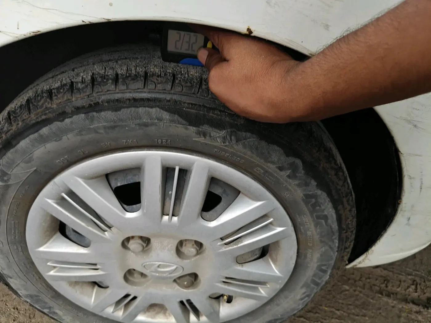 2011 Hyundai Santro Xing GLS, CNG, Manual, 1,44,704 km, tyre