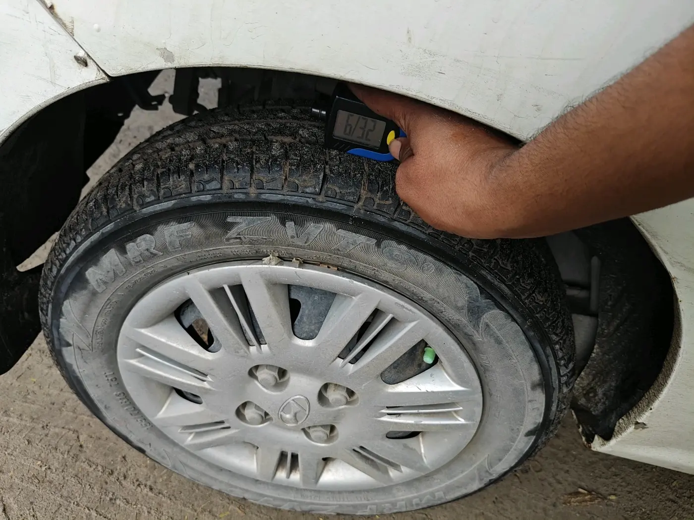 2011 Hyundai Santro Xing GLS, CNG, Manual, 1,44,704 km, tyre