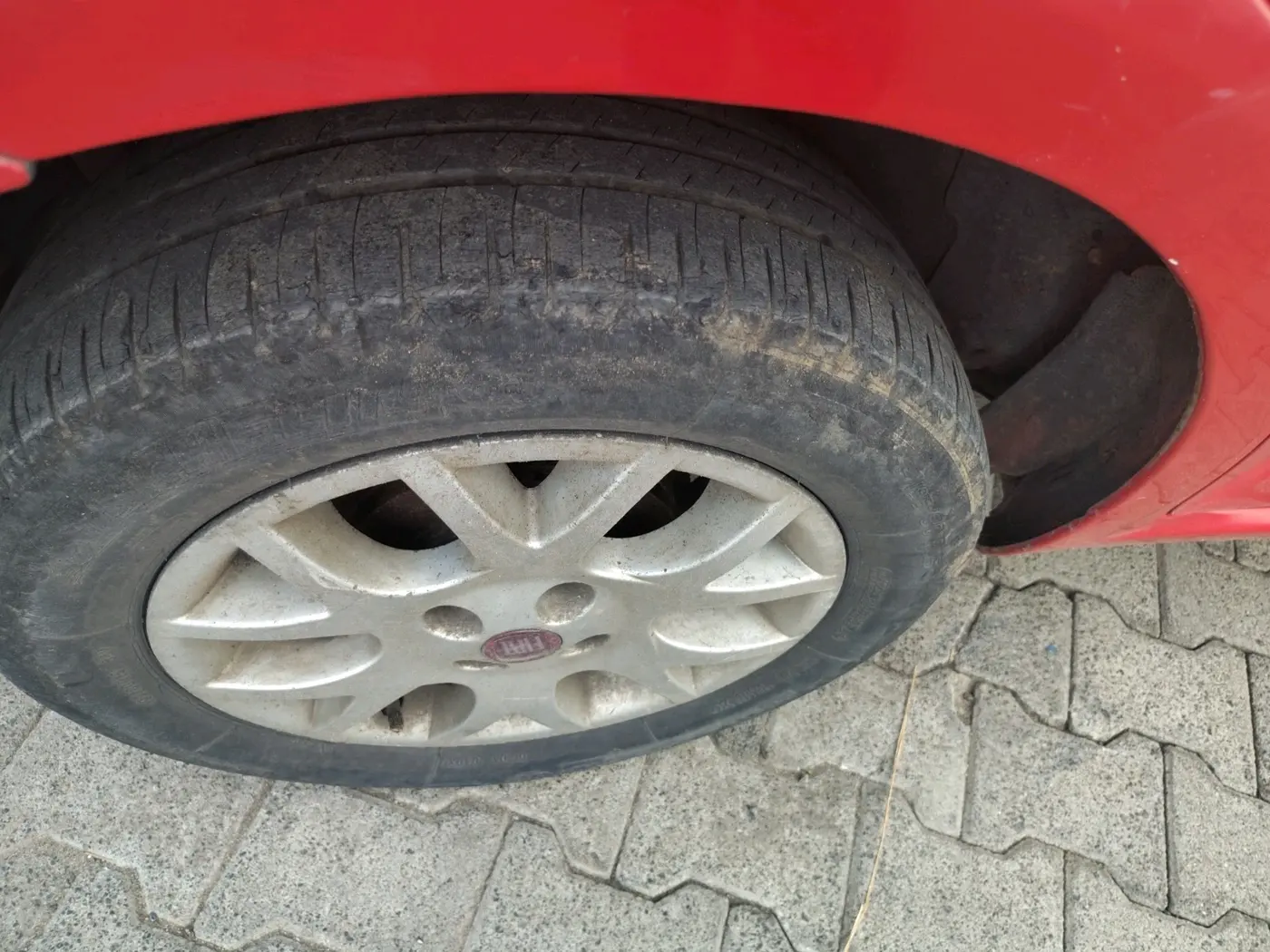 2013 Fiat Grand Punto EMOTION PACK 1.3, Diesel, Manual, 1,50,001 km, tyre
