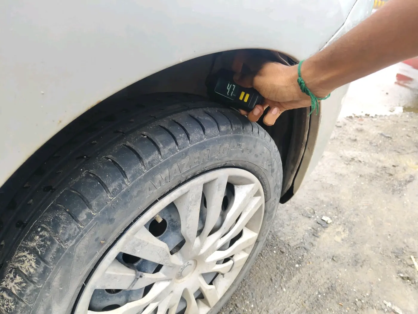 2015 Maruti Wagon R 1.0 VXI, CNG, Manual, 1,29,135 km, tyre