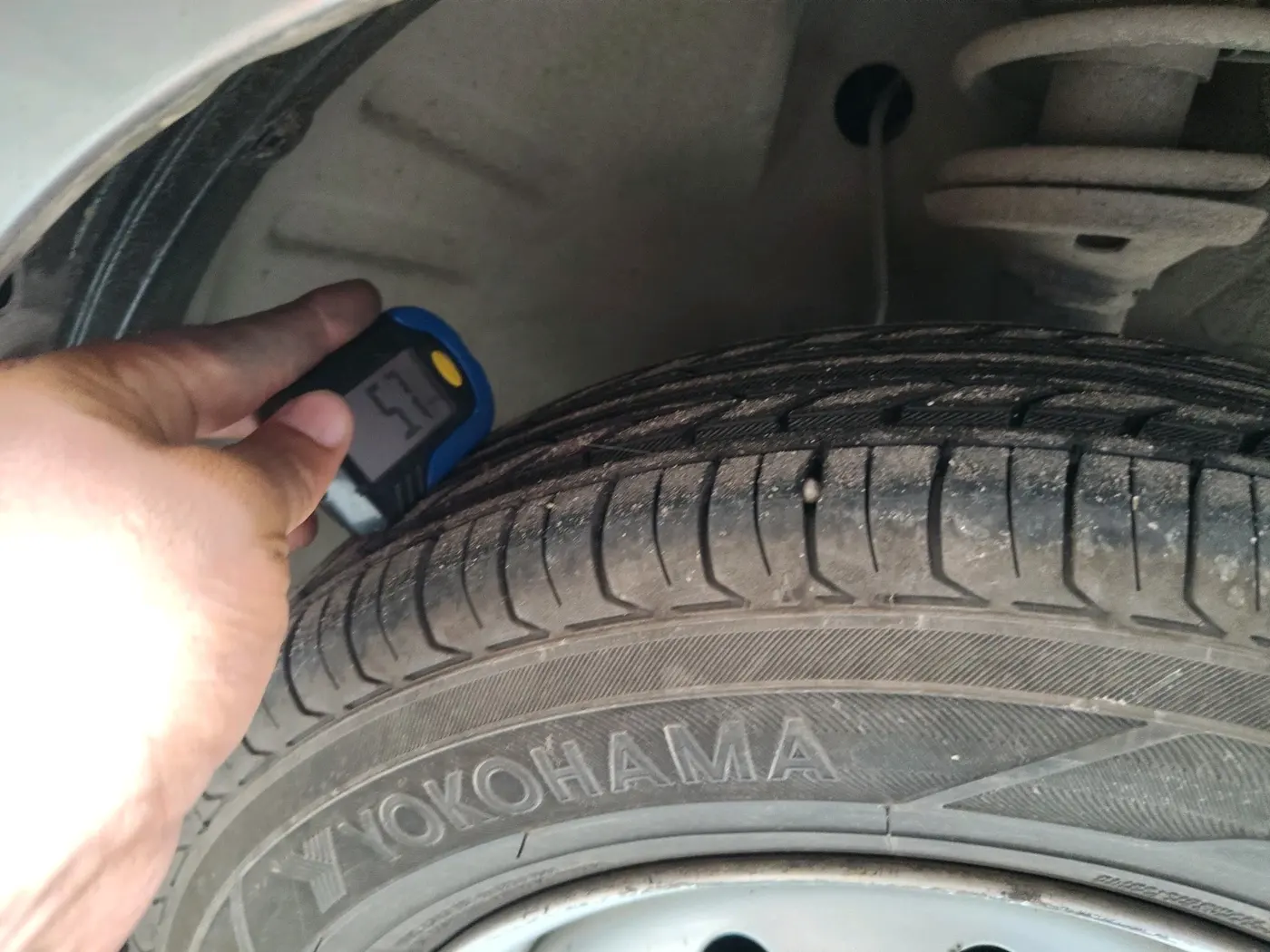 2015 Maruti Wagon R 1.0 LXI CNG, CNG, Manual, 2,55,809 km, tyre