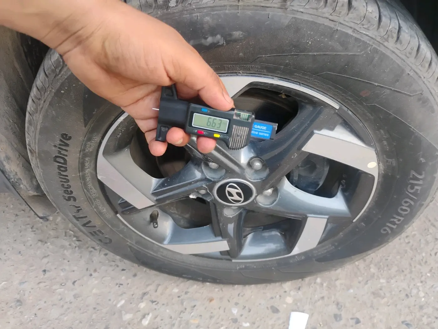 2019 Hyundai VENUE SX 1.0 (O) TURBO, Petrol, Manual, 92,107 km, tyre
