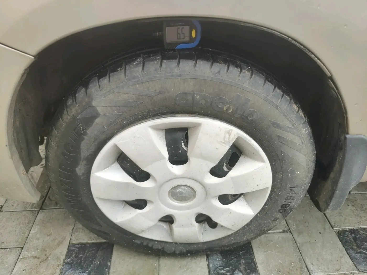 2011 Maruti Zen Estilo LXI, Petrol, Manual, 13,919 km, tyre