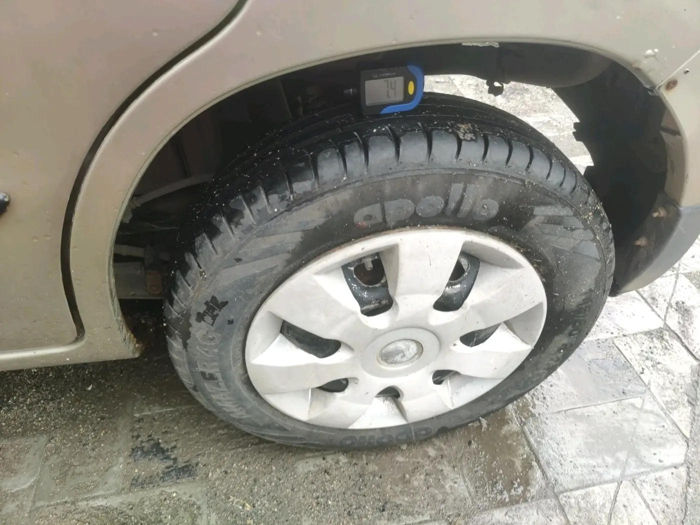 2011 Maruti Zen Estilo LXI, Petrol, Manual, 13,919 km, tyre
