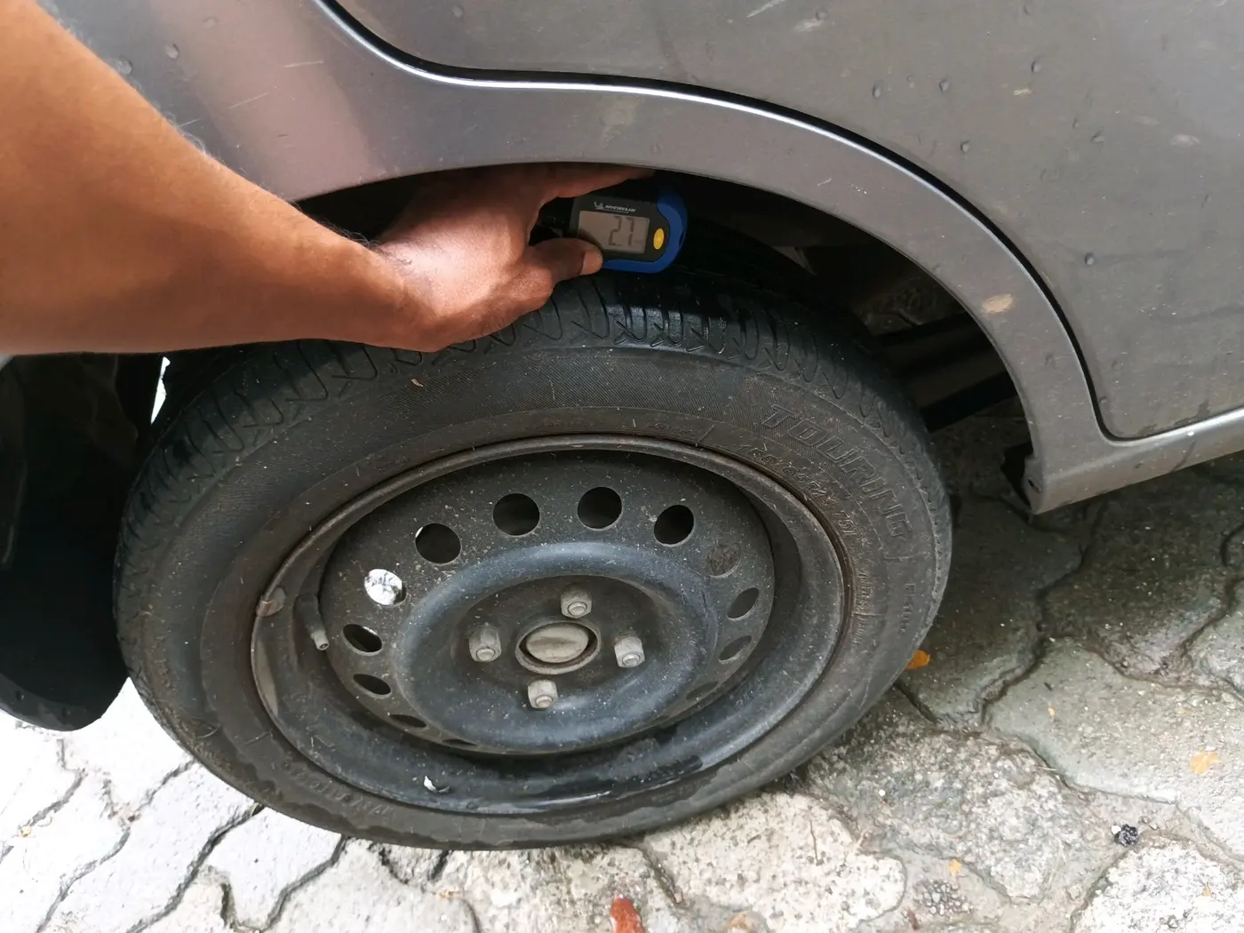 2015 Maruti Wagon R 1.0 VXI, Petrol, Manual, 75,264 km, tyre