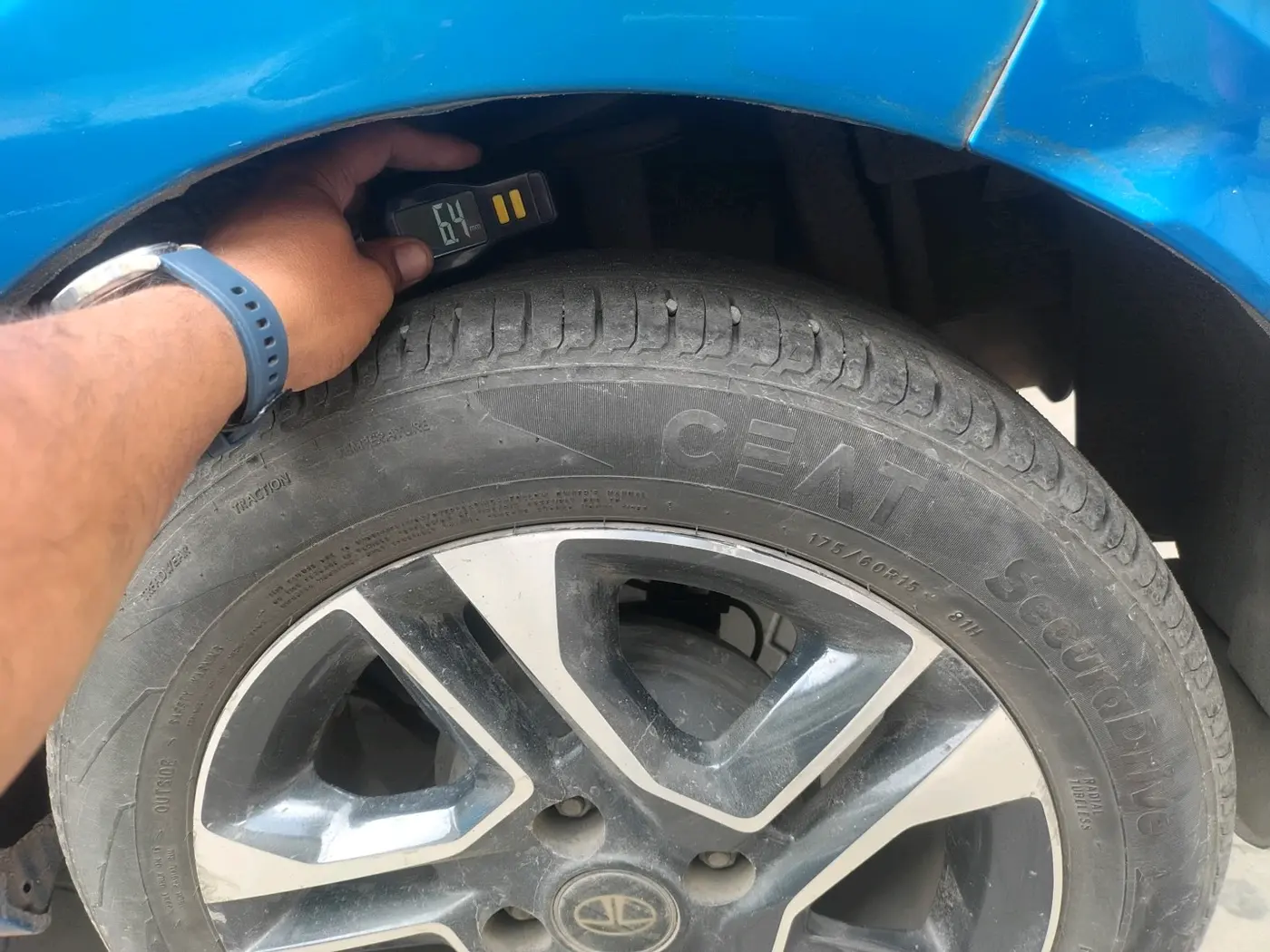 2019 Tata Tiago XZ PLUS PETROL, Petrol, Manual, 41,720 km, tyre