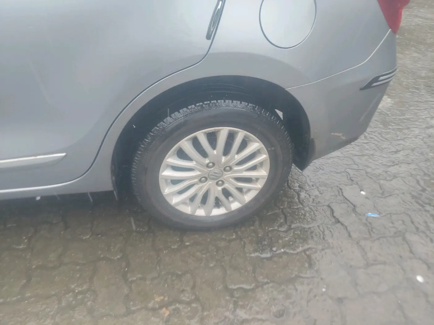 2021 Maruti Dzire ZXI AMT, Petrol, Automatic, 29,169 km, tyre