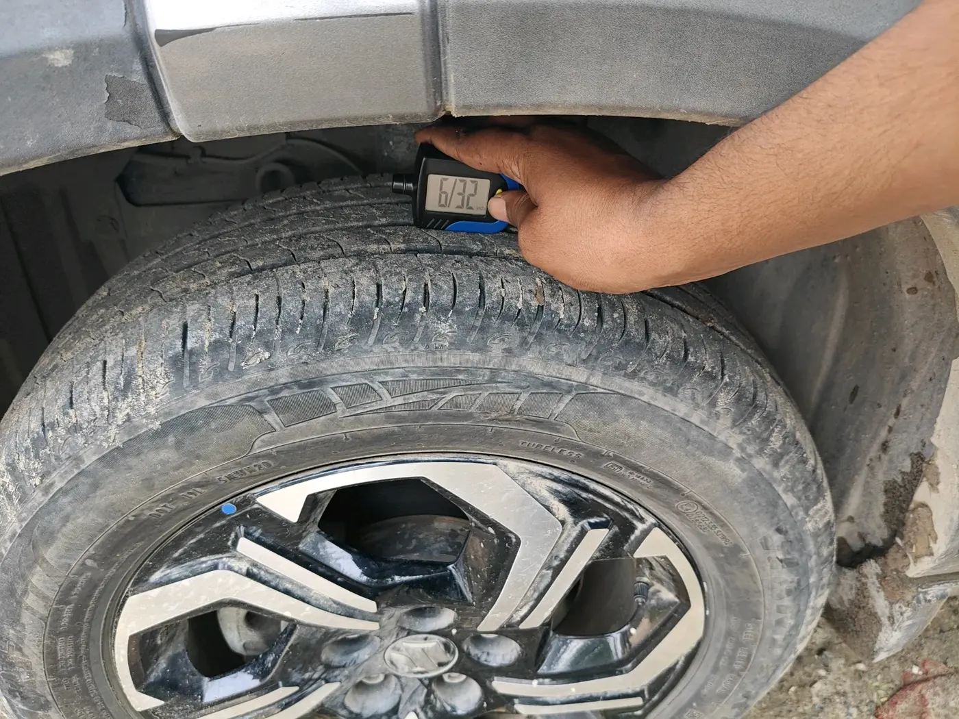 2025 Maruti BREZZA LXI, CNG, Manual, 15,929 km, tyre