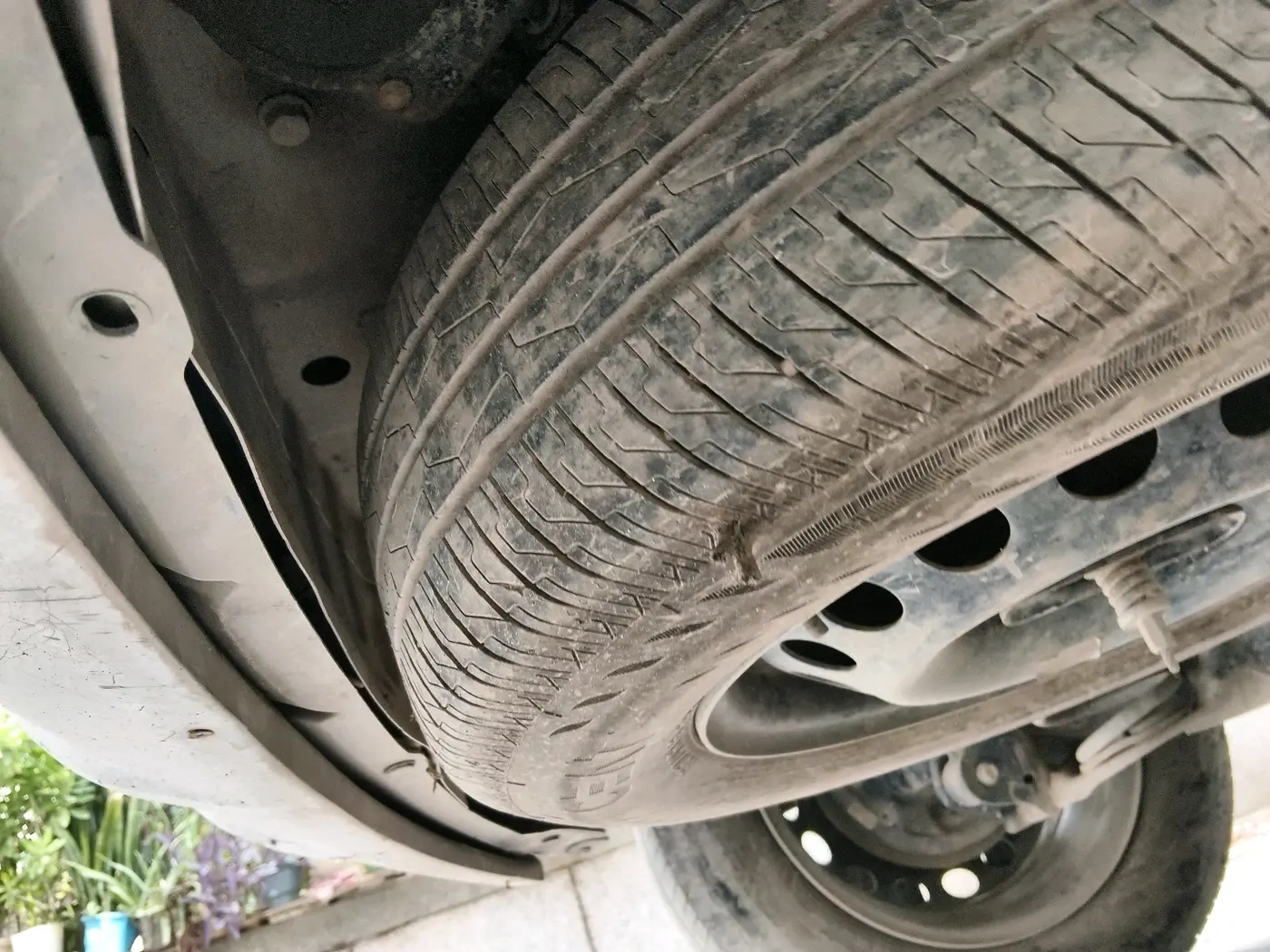2025 Tata PUNCH PURE MT CNG, CNG, Manual, 34,696 km, tyre