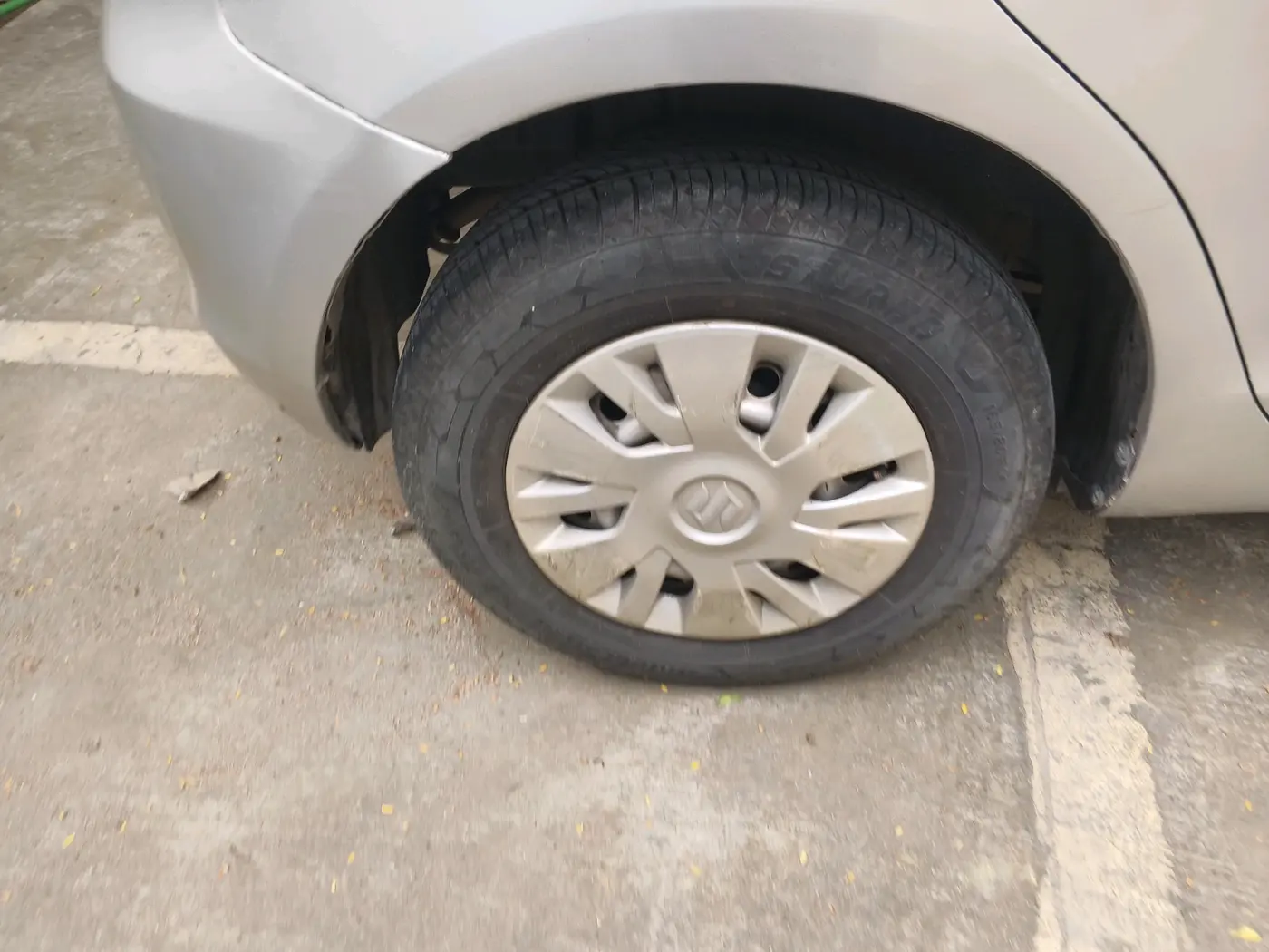 2014 Maruti Swift LXI, Petrol, Manual, 1,45,250 km, tyre
