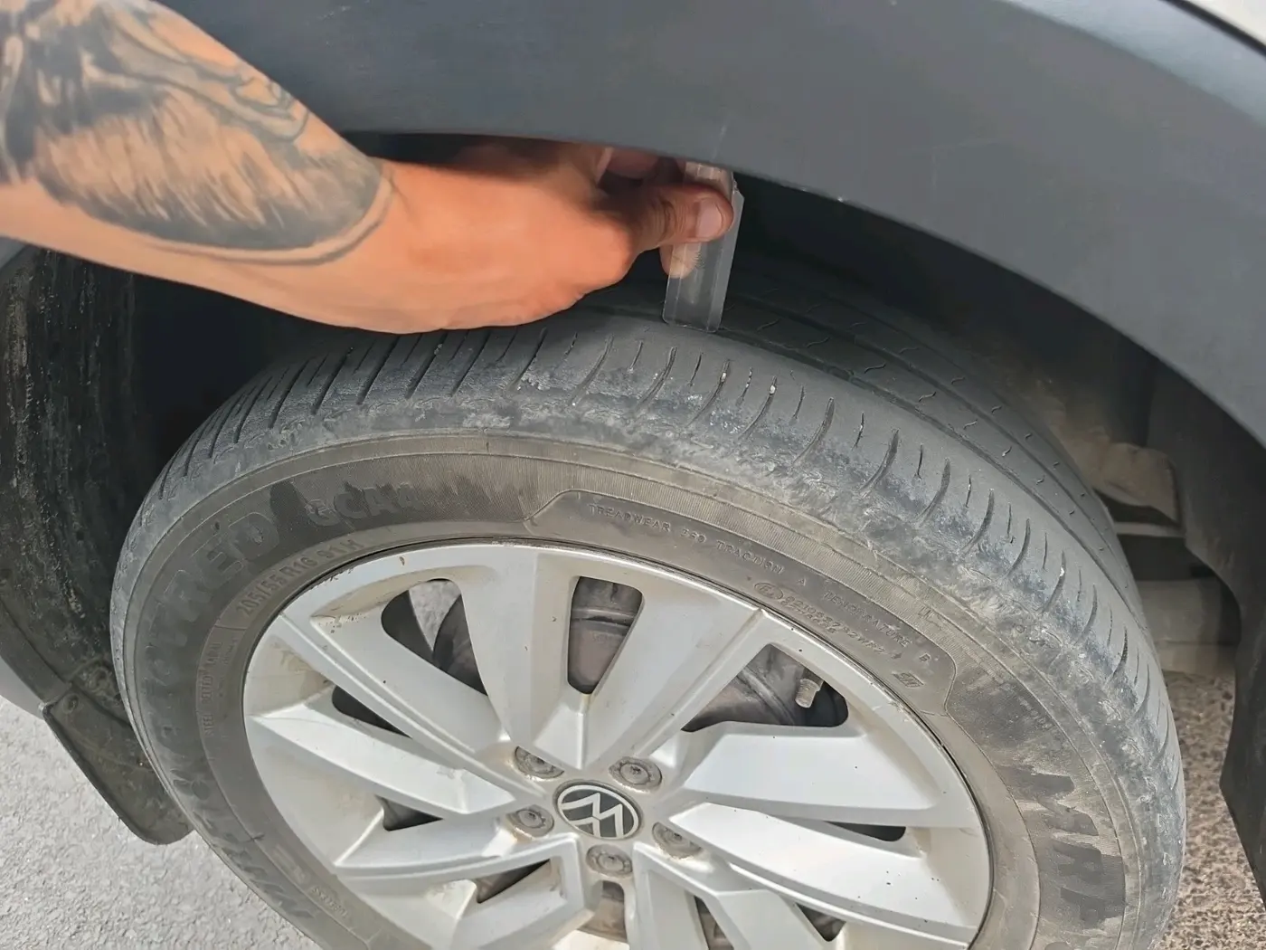 2021 Volkswagen TAIGUN HIGHLINE 1.0 TSI AT, Petrol, Automatic, 1,13,546 km, tyre
