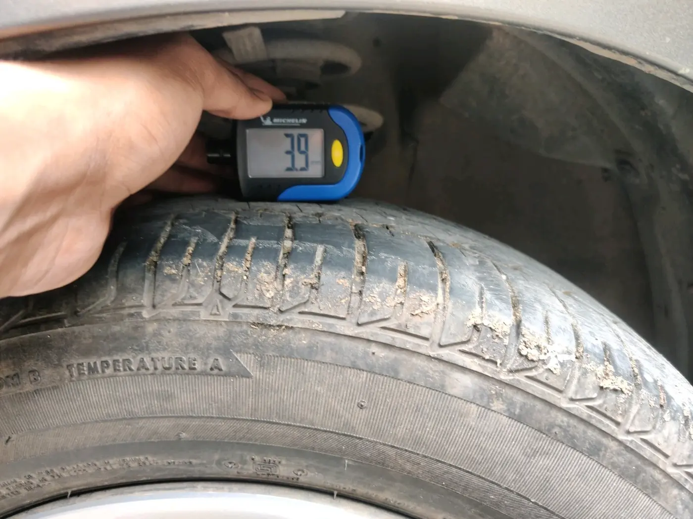 2021 Maruti Ertiga VXI CNG, CNG, Manual, 88,320 km, tyre