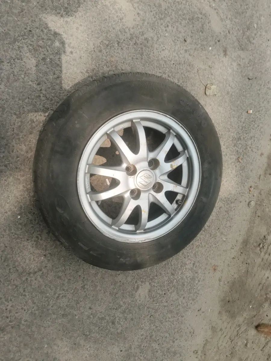 2012 Maruti Swift Dzire VXI, CNG, Manual, 94,144 km, tyre