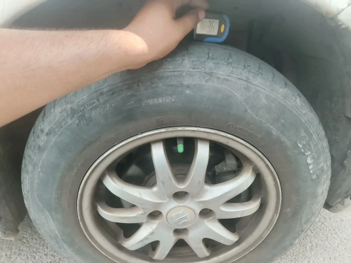 2012 Maruti Swift Dzire VXI, CNG, Manual, 94,144 km, tyre