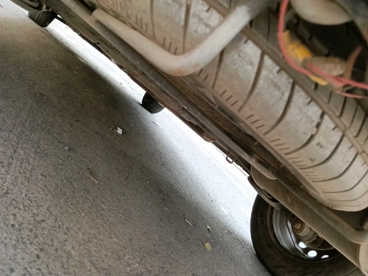 2016 Maruti Ertiga VXI, Petrol, Manual, 31,560 km, tyre