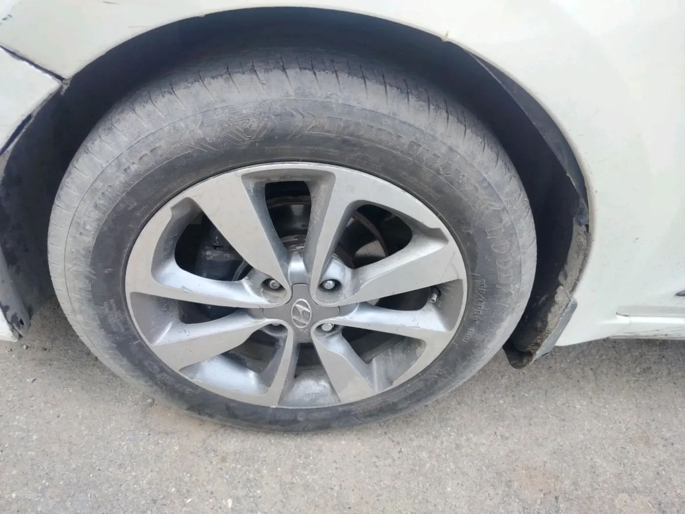 2016 Hyundai Elite i20 ASTA 1.4 CRDI (O), Diesel, Manual, 1,56,173 km, tyre