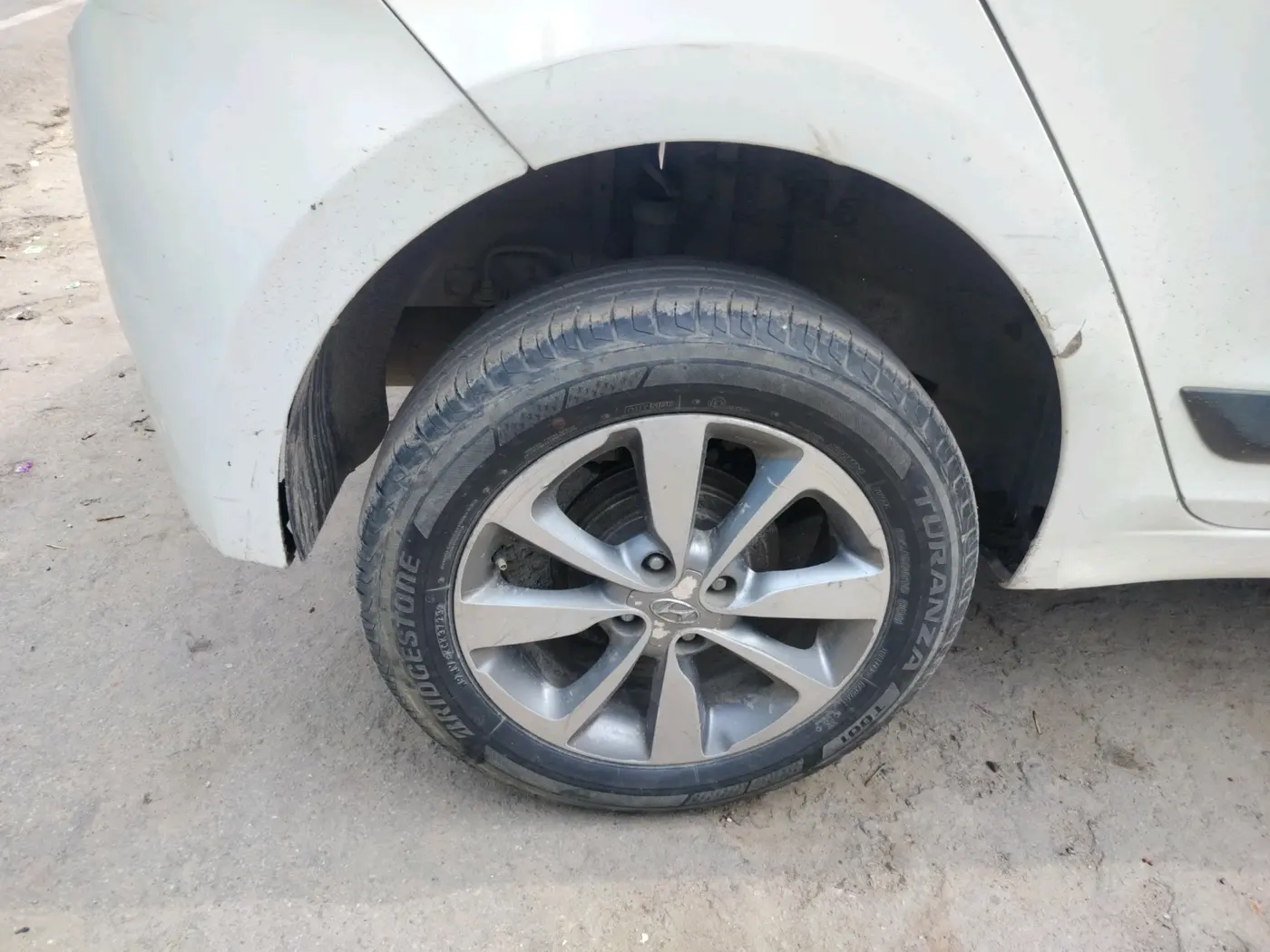 2016 Hyundai Elite i20 ASTA 1.4 CRDI (O), Diesel, Manual, 1,56,173 km, tyre