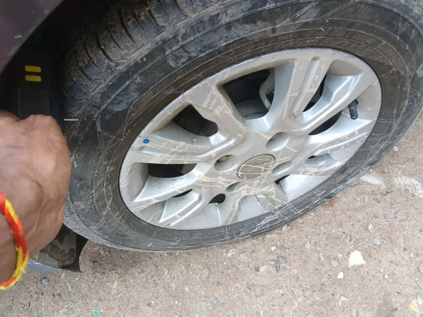 2017 Tata Tiago XZA PETROL, Petrol, Automatic, 62,982 km, tyre