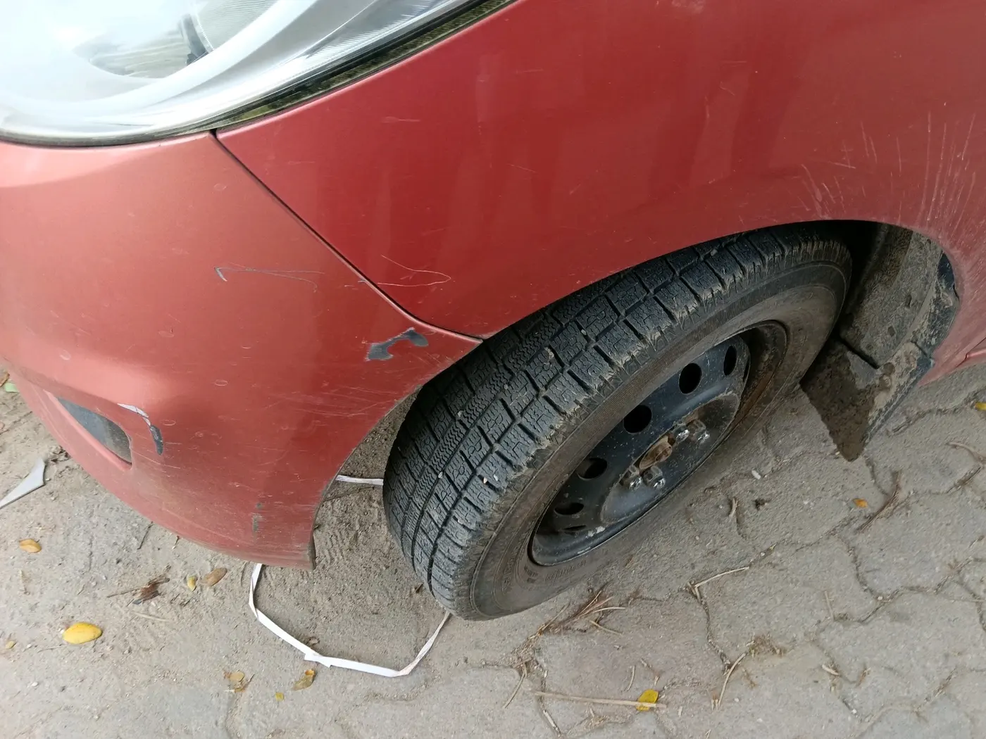 2011 Hyundai i10 ERA 1.1, Petrol, Manual, 1,34,692 km, tyre