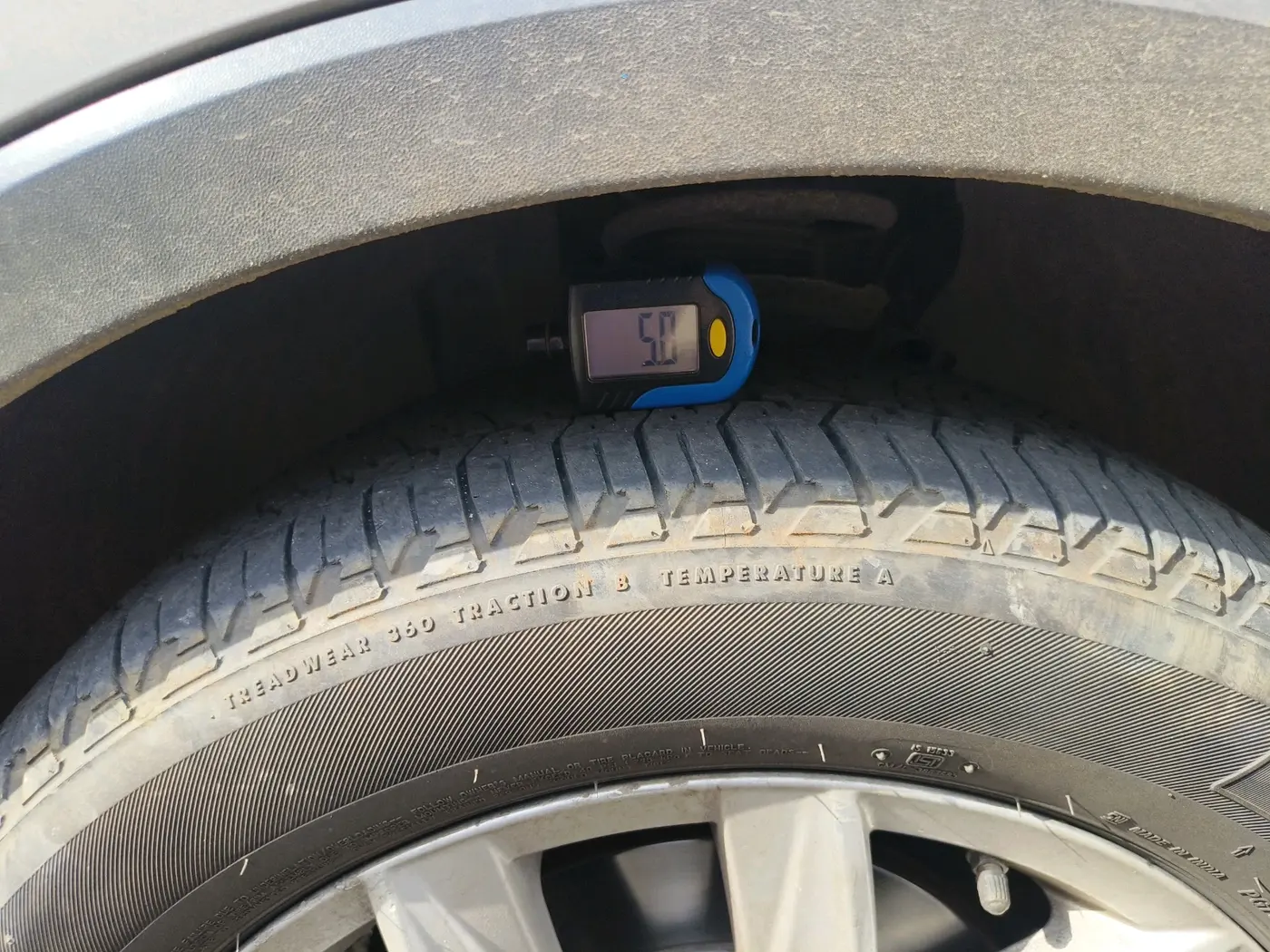 2019 Volkswagen TIGUAN HIGHLINE TDI AT, Diesel, Automatic, 1,54,095 km, tyre
