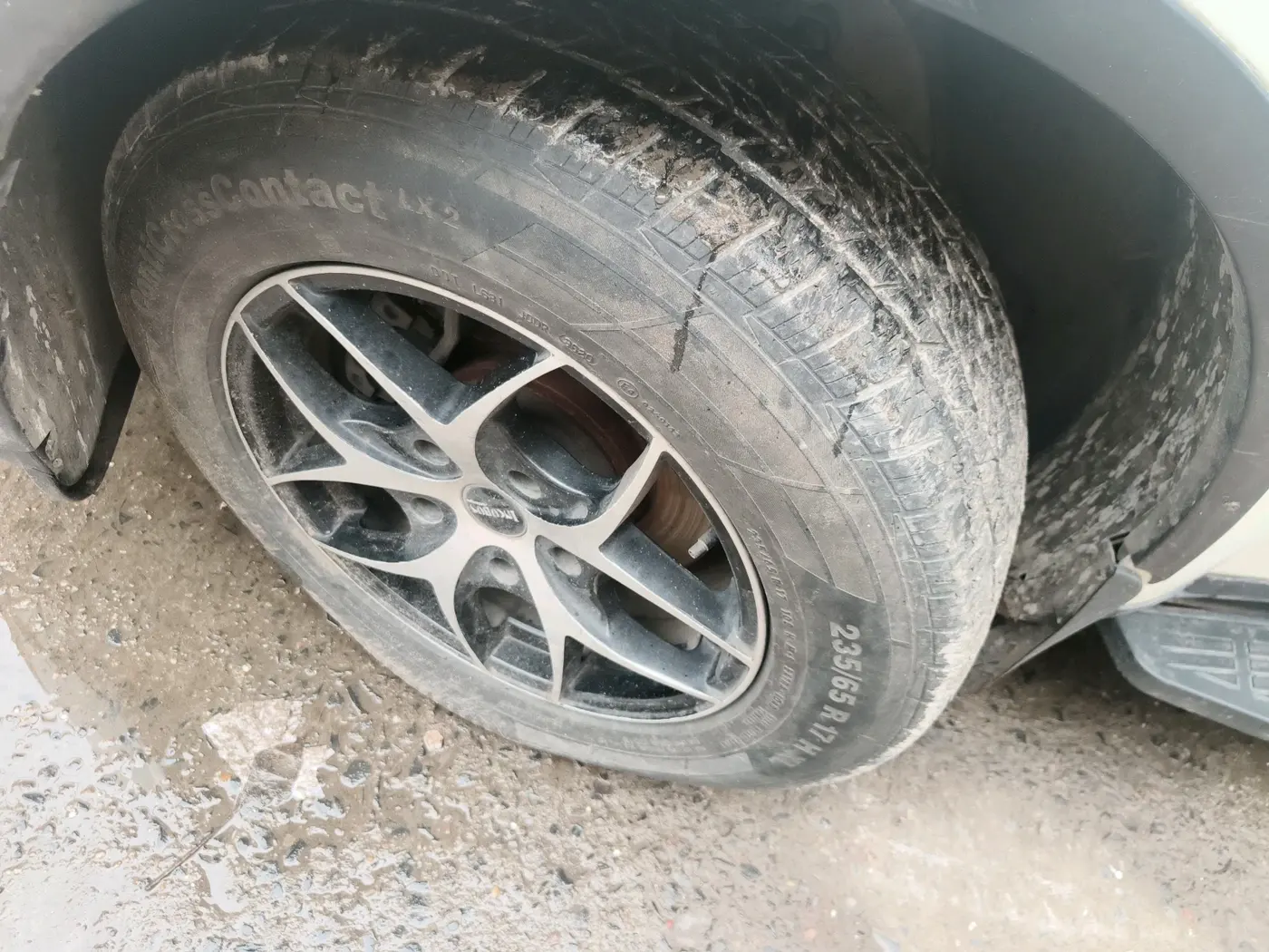 2014 Mahindra XUV500 W8, Diesel, Manual, 1,11,062 km, tyre