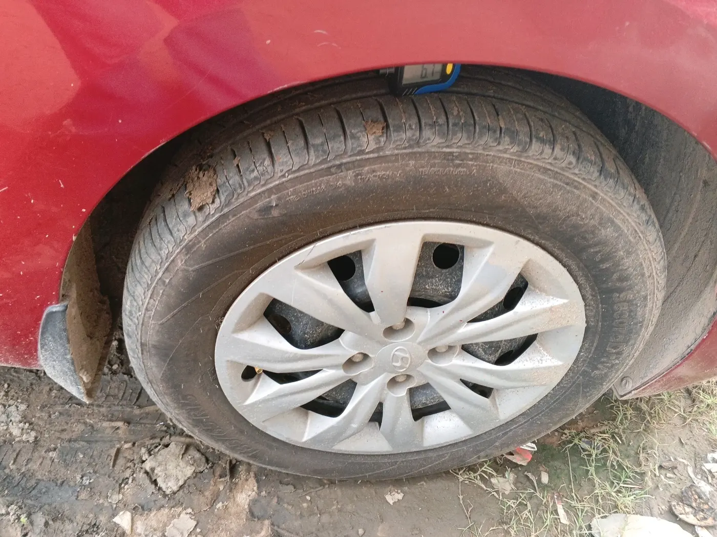 2017 Hyundai Verna 1.6 EX CRDI, Diesel, Manual, 33,443 km, tyre