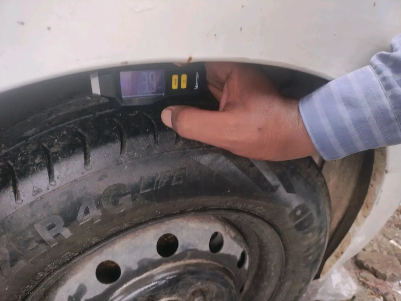 2016 Maruti Wagon R 1.0 LXI CNG, CNG, Manual, 1,07,582 km, tyre