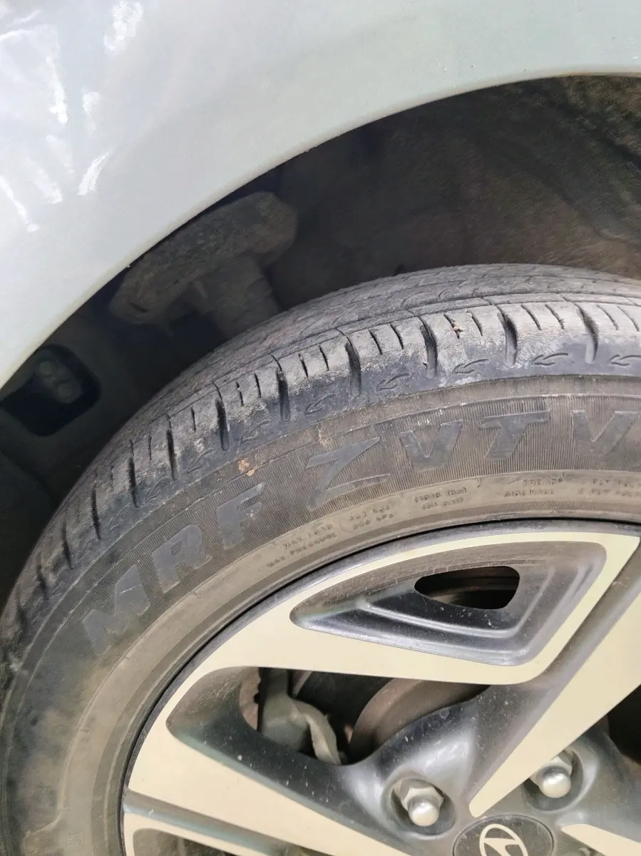 2024 Hyundai AURA SX 1.2 CNG, CNG, Manual, 24,568 km, tyre