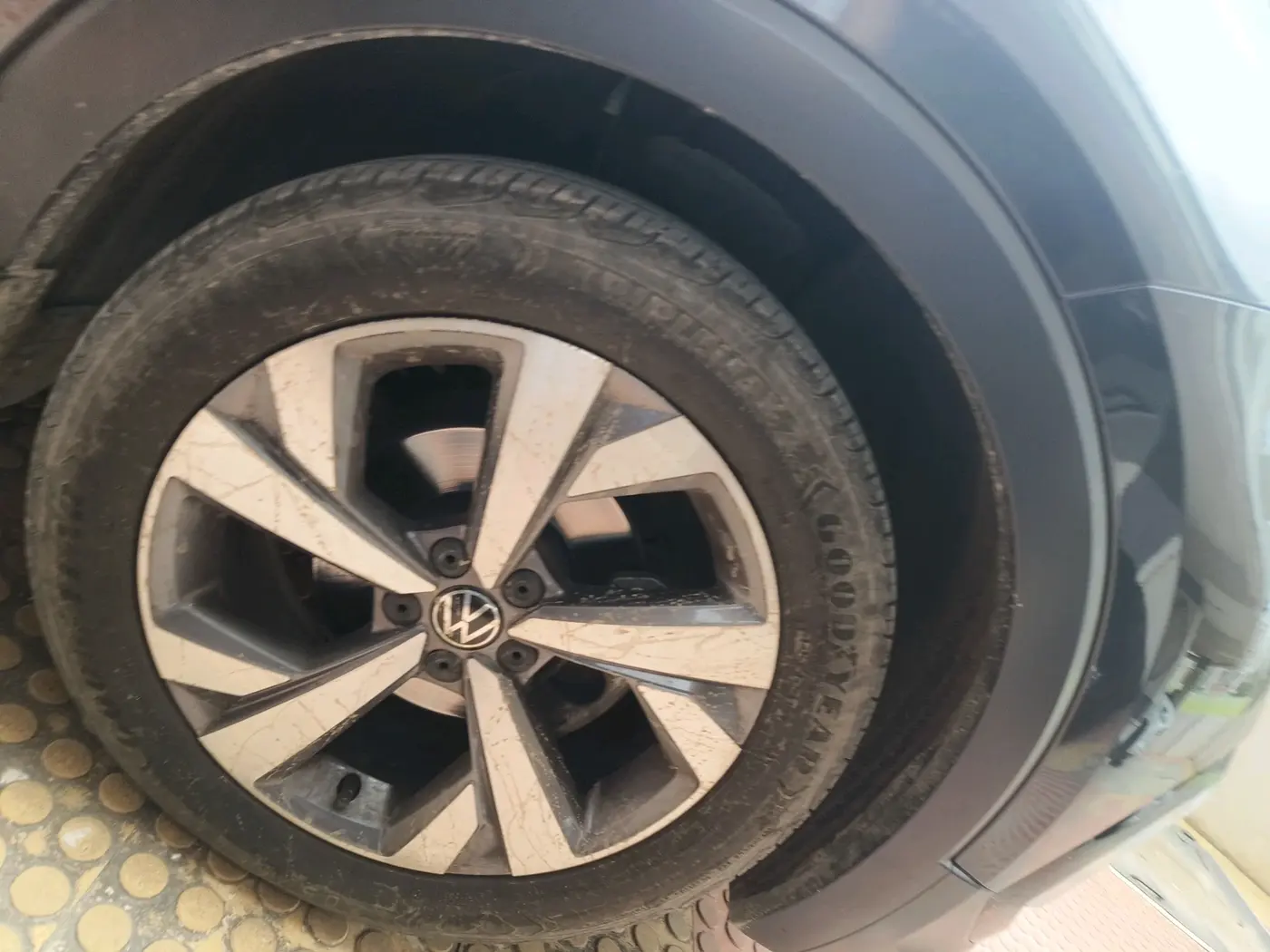 2022 Volkswagen TAIGUN TOPLINE 1.0 TSI AT, Petrol, Automatic, 37,713 km, tyre